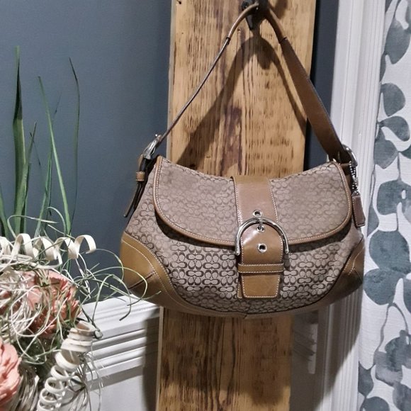 Coach Handbags - VINTAGE COACH MEDIUM SOHO SIGNATURE BAG